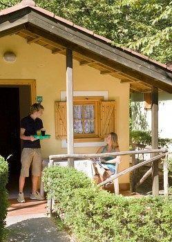帕尔科·瓦肯泽（Parco vacanze Il Paese Di Cirib3）*