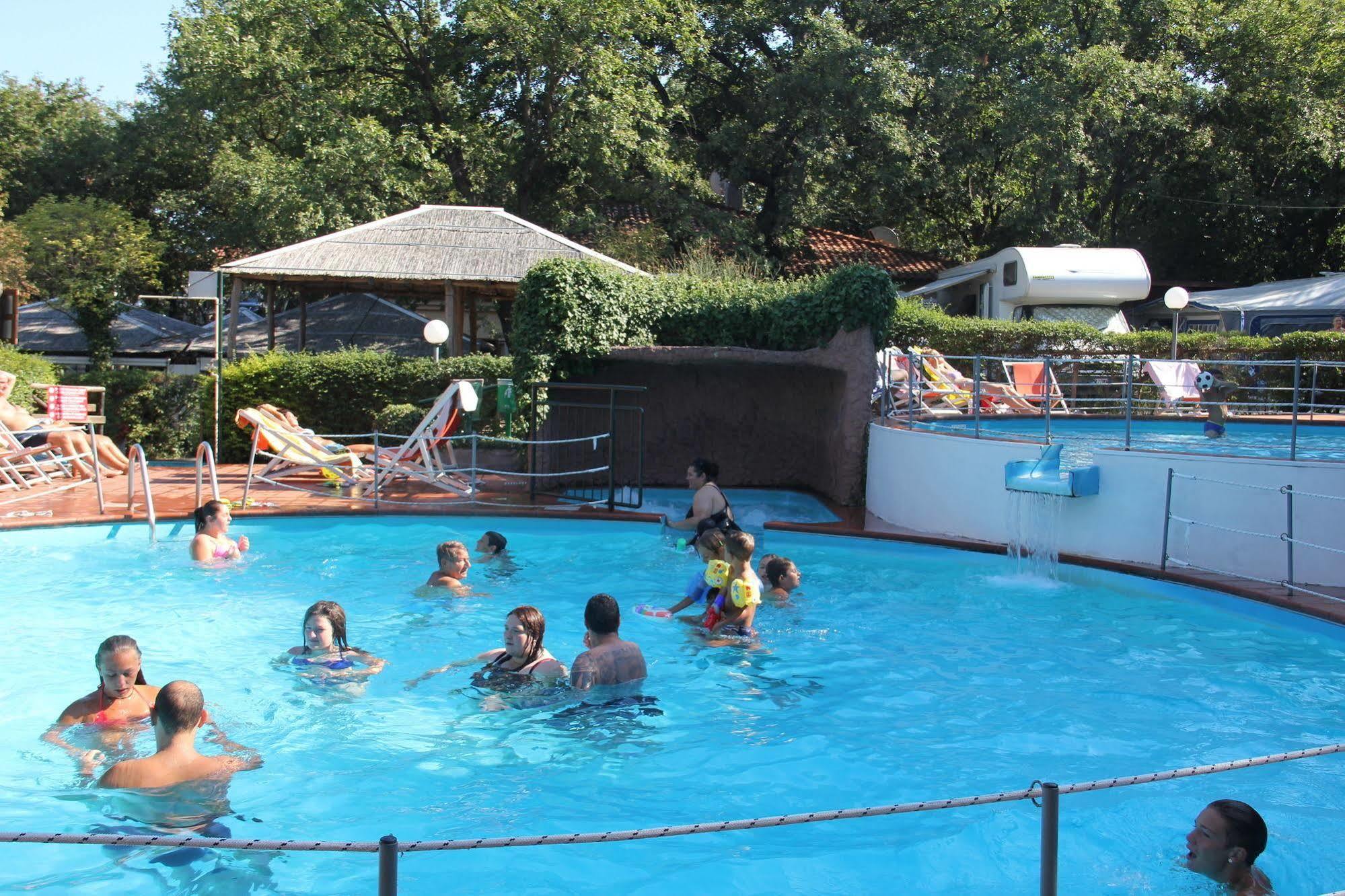 帕尔科·瓦肯泽（Parco vacanze Il Paese Di Cirib3）*